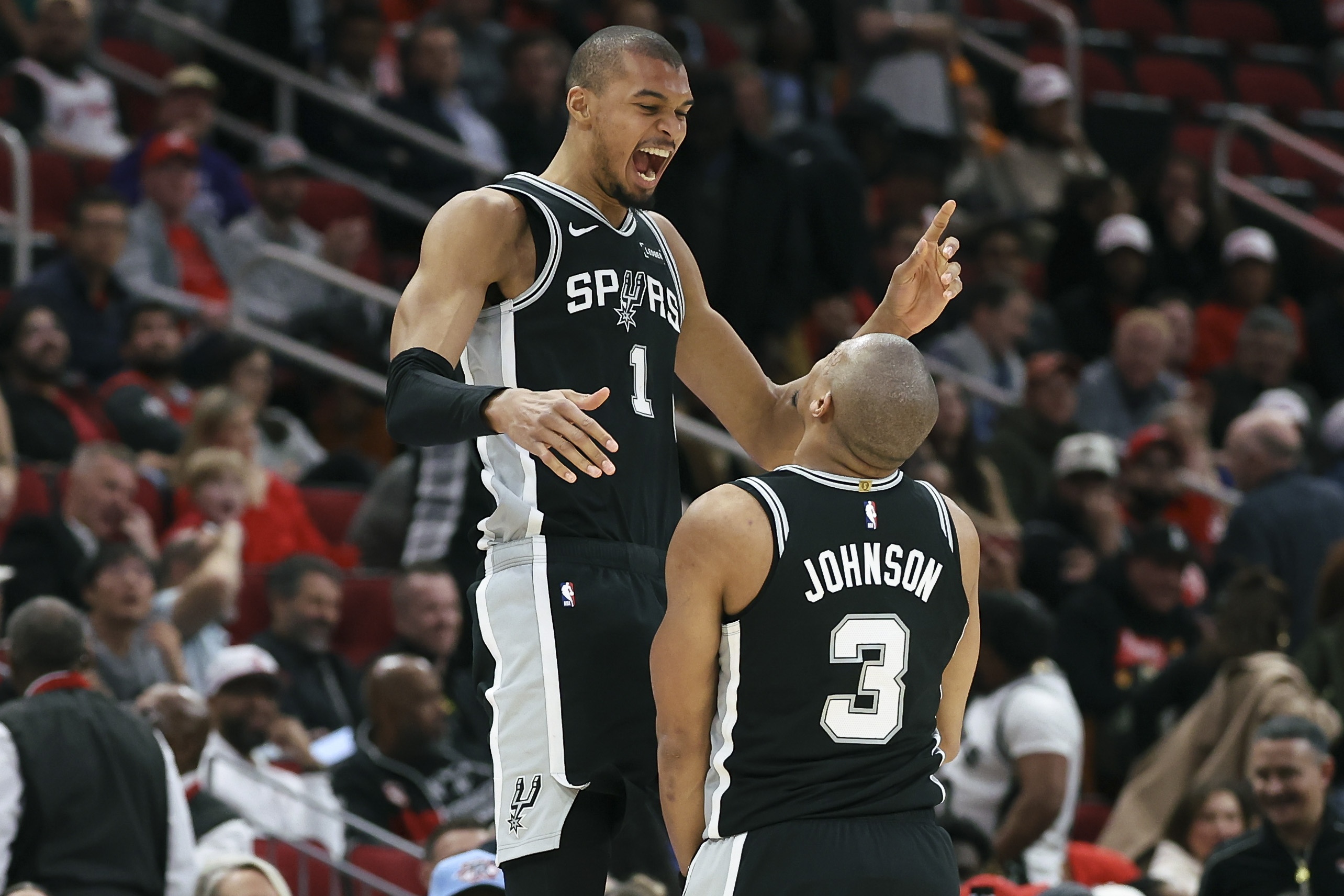 hth基因-文班亚马：奥利尼克在进攻端极具眼光 他的建议值得我信赖